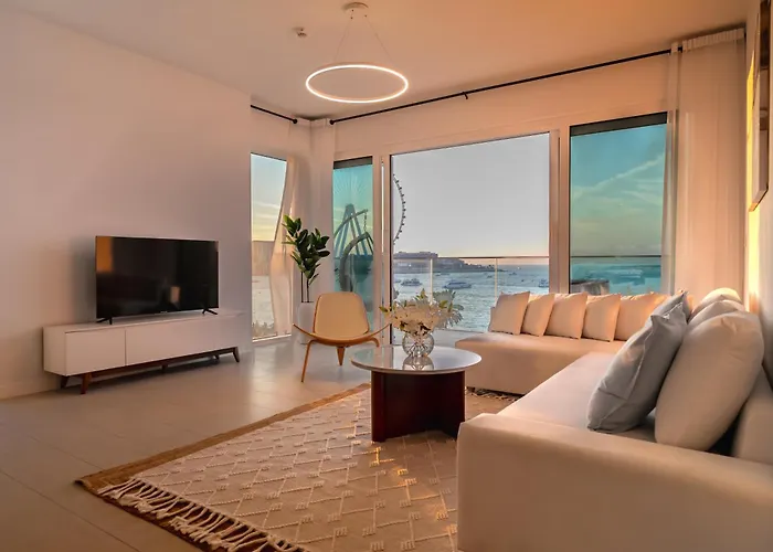 Magical Jbr Apt With Private Beach Access!